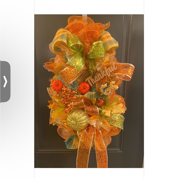 WREATH FALL HANDCRAFTED SWAG STYLE SPRUCE UP YOUR DOOR, ENTRYWAY 17” WIDE 33” H - Picture 6 of 9